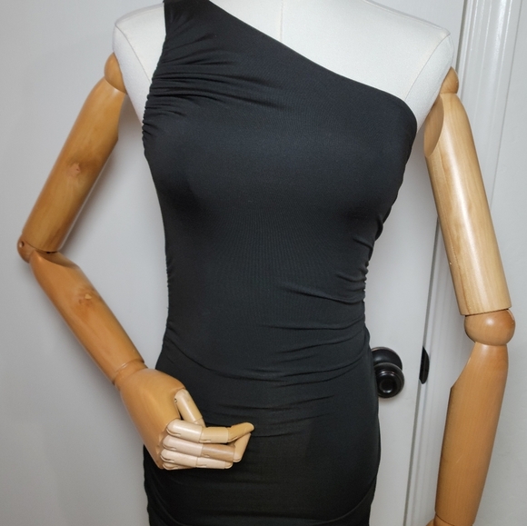 Oh Polly One-Shoulder Ruched Midi Black Dress Size 0 - Picture 3 of 9